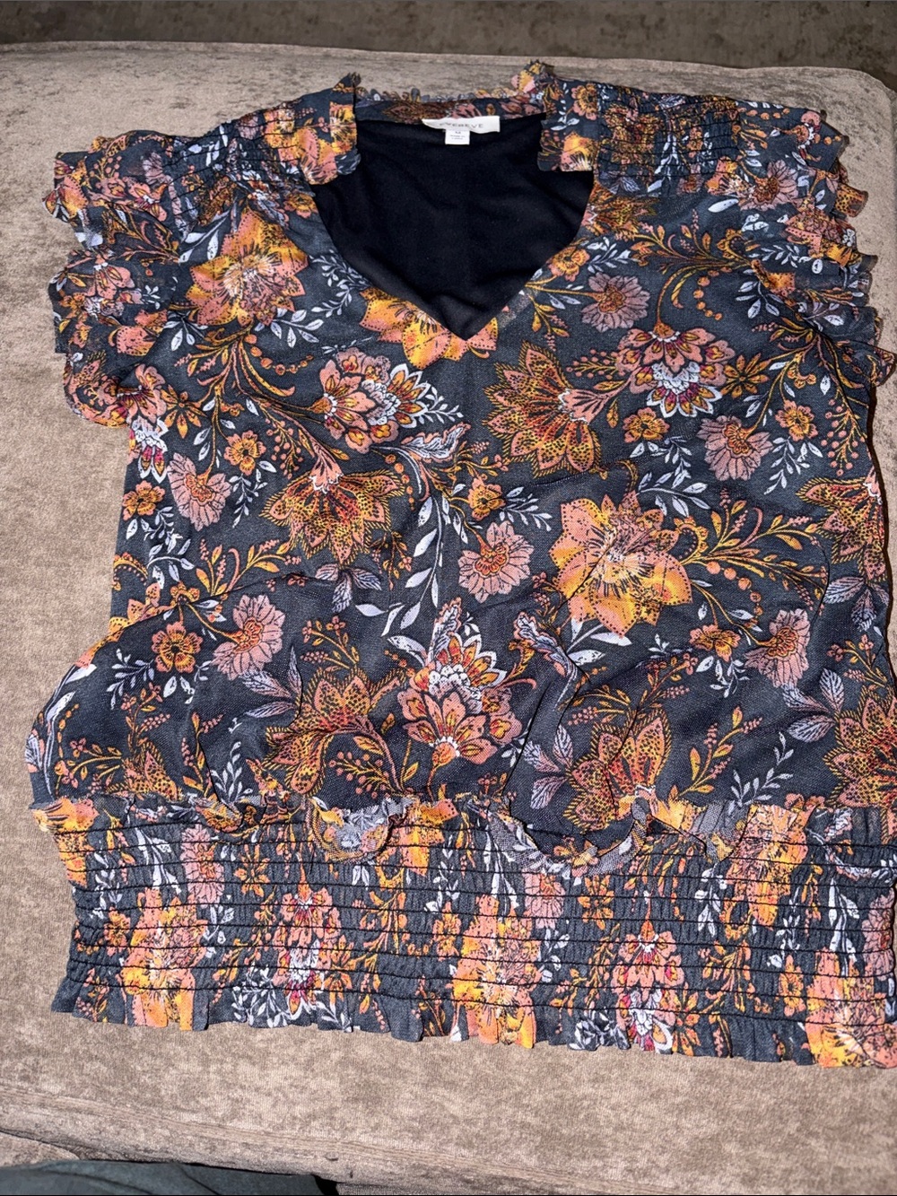 Evereve Black Floral V-Neck Smocked-Hem Blouse